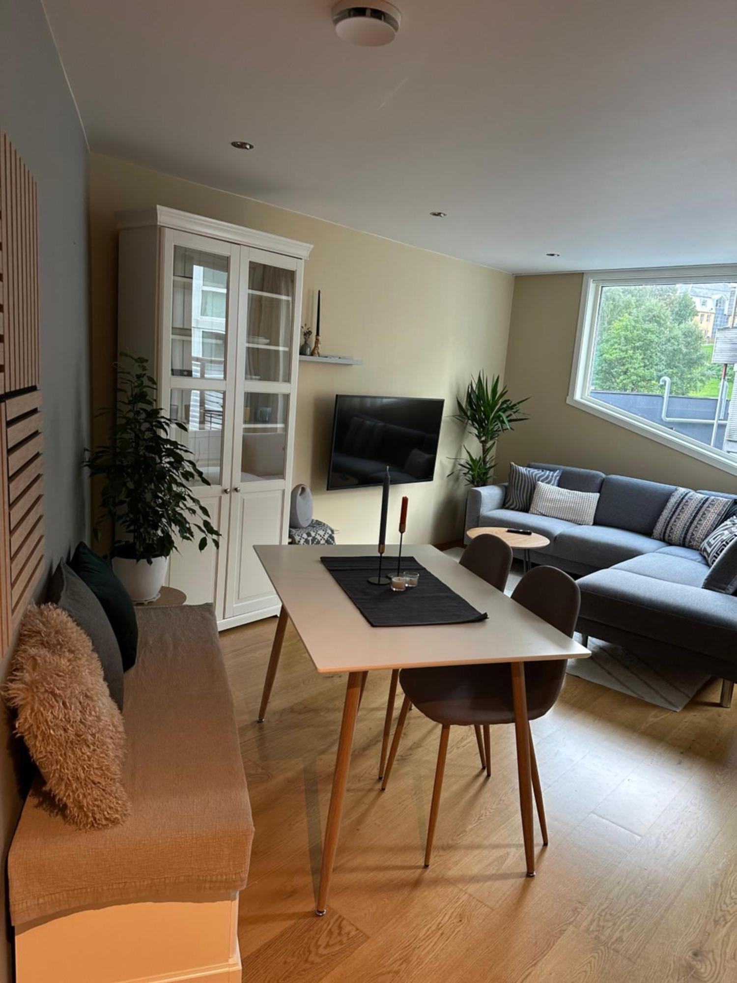 Urban And Quiet Apartment In City Centrum Tromso Luaran gambar